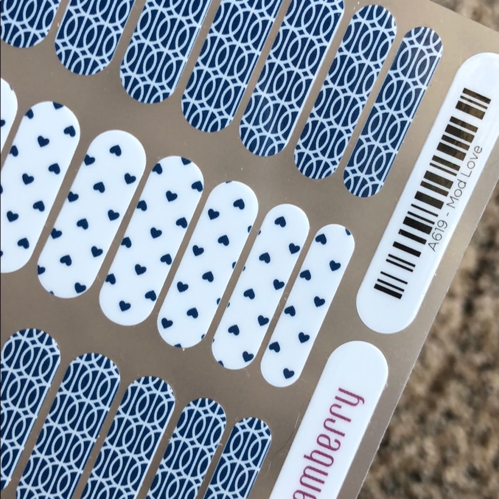 ✨NEW✨Jamberry Juniors Nail Wraps - Mod Love - Picture 2 of 4